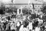 Slavnostní odhalení pomníku padlým hrdinům v roce 1926