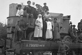 Náš bronirovaný automobil na vagóně - Inzenská fronta 1918