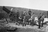 Ruská altelerie těžká 15 cm  za vesnicí Bariš, Inzenská fronta. Srpen 1918